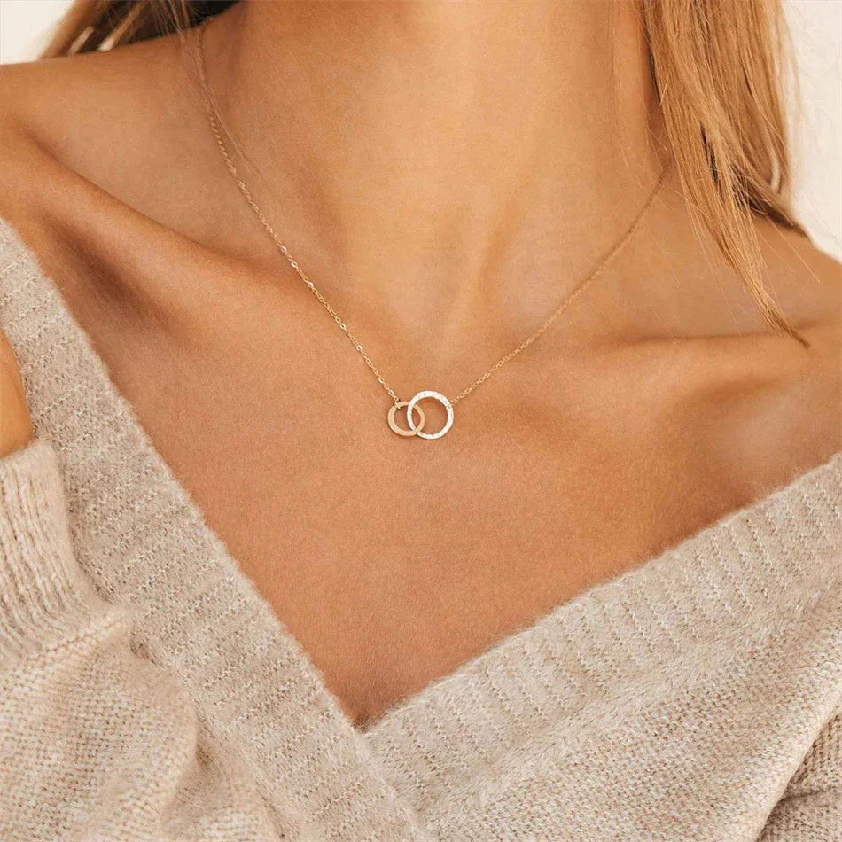 Isabelle – Collier Hoop en Or Élégant – Crystal-nova.fr