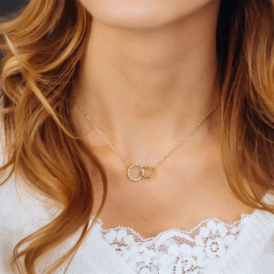 Isabelle – Collier Hoop en Or Élégant – Crystal-nova.fr