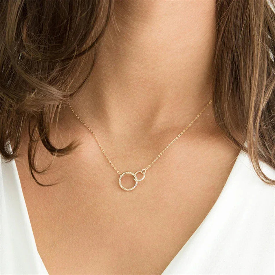 Isabelle – Collier Hoop en Or Élégant – Crystal-nova.fr